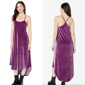 Chaser stretch velvet V back hi/lo midi dressNWT